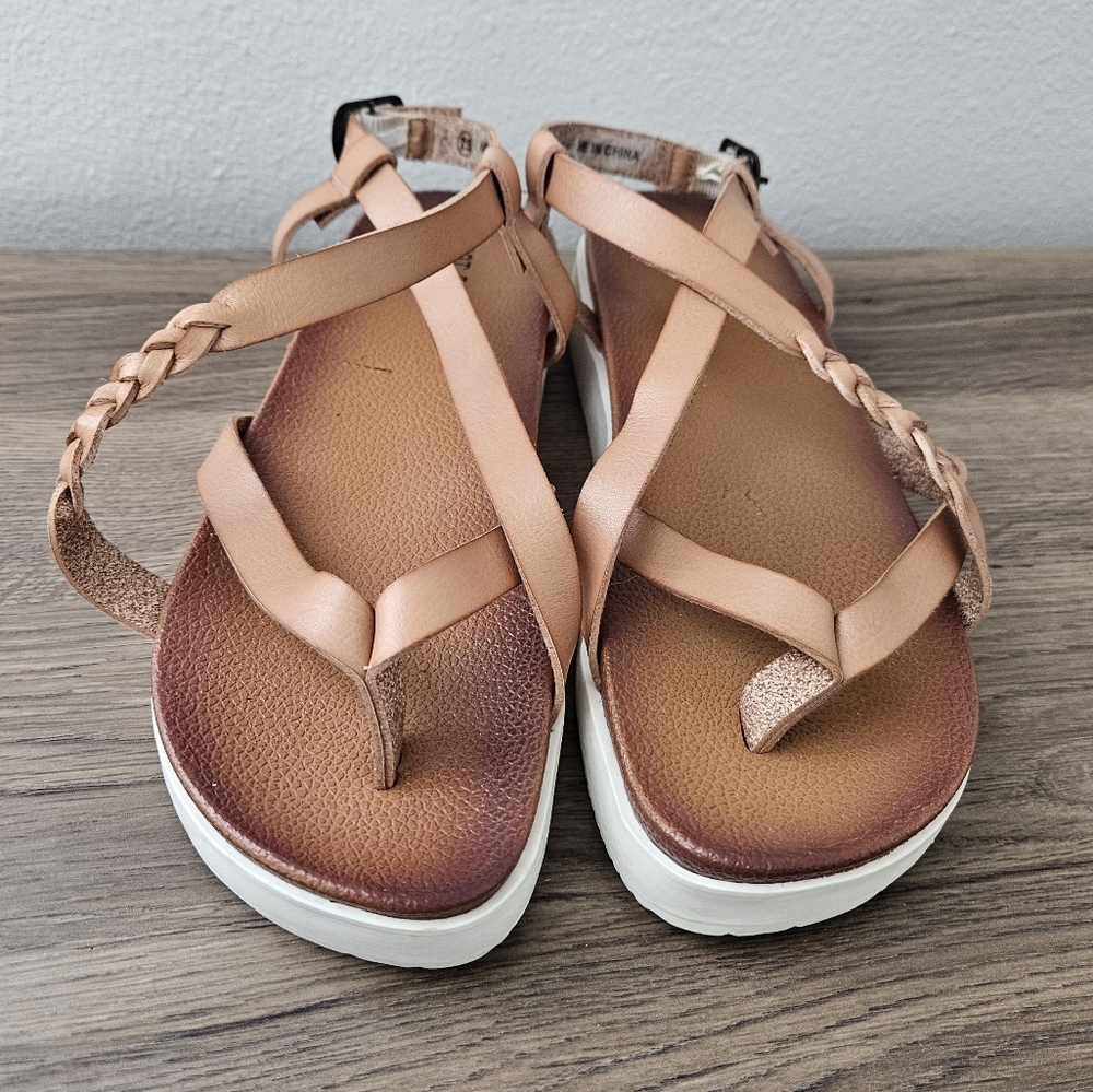 Not Rated Tan Strappy Platform Sandals Braided Toe Loop Womens 7.5 NWOT